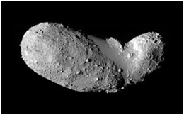 小惑星「イトカワ」 (C)JAXA