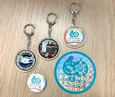 缶バッジ、ステッカー、キーホルダーの写真